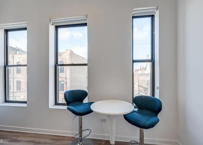 747 Lofts By Redawning - River West, Second Floor *