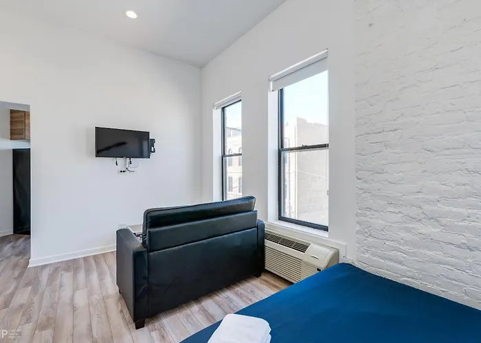 747 Lofts By Redawning - River West, Second Floor Chicago