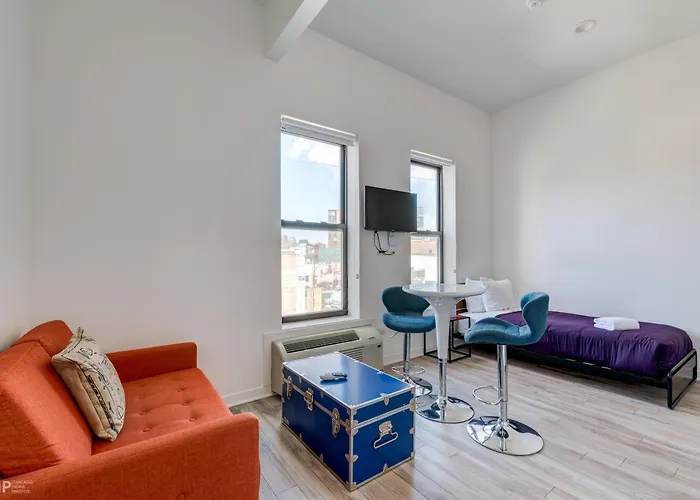 747 Lofts By Redawning - River West, Second Floor Chicago