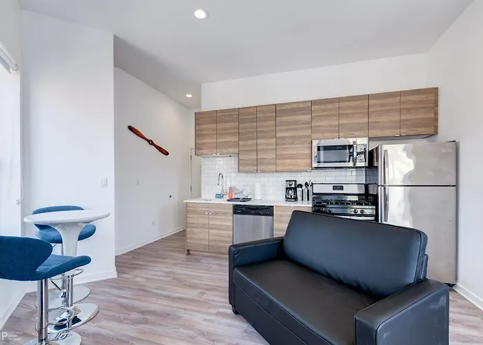 747 Lofts By Redawning - River West, Second Floor *